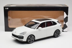 Porsche Cayenne 9YA Turbo Hvid Metallic Minichamps 1:18 155042560 Metal — billede 8 af 8