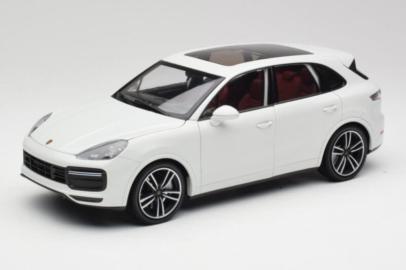 Porsche Cayenne 9YA Turbo Hvid Metallic Minichamps 1:18 155042560 Metal