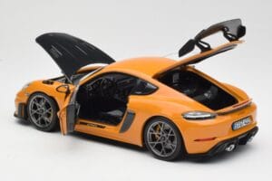 Porsche Cayman GT4 RS 982 Weissach Package Bahama Yellow Norev 1:18 187252 Metal — billede 5 af 8