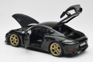 Porsche Cayman GT4 RS 982 Weissach Package Brewster Green Norev 1:18 187250 Metal — billede 5 af 8