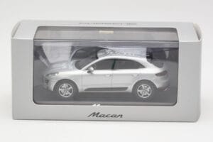 Porsche Macan 95B Silver Grey Metallic Prototype Minichamps 1:43 WAP0201540E Metal — billede 4 af 4