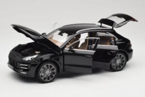Porsche Macan Turbo 95B Black Metallic Minichamps 1:18 110062502 Metal — billede 2 af 8