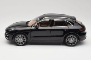 Porsche Macan Turbo 95B Black Metallic Minichamps 1:18 110062502 Metal — billede 4 af 8