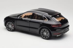 Porsche Macan Turbo 95B Black Metallic Minichamps 1:18 110062502 Metal — billede 7 af 8