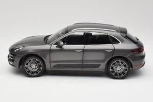 Porsche Macan Turbo 95B Grey Metallic Minichamps 1:18 110062501 Metal — billede 4 af 8
