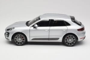 Porsche Macan Turbo 95B Sølv Minichamps 1:18 110062504 Metal — billede 4 af 8