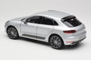 Porsche Macan Turbo 95B Sølv Minichamps 1:18 110062504 Metal — billede 5 af 8
