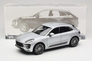 Porsche Macan Turbo 95B Sølv Minichamps 1:18 110062504 Metal — billede 8 af 8