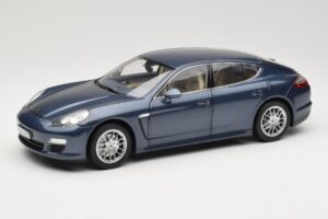 Porsche Panamera 970 S Blå Minichamps 1:18 WAP02100119 Metal