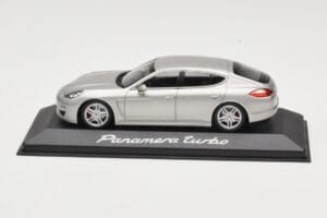 Porsche Panamera 970 Turbo Beige Minichamps 1:43 WAP0200519 Metal