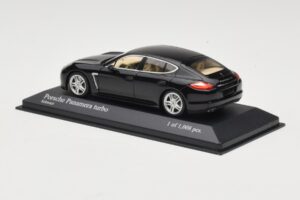 Porsche Panamera 970 Turbo Sort Metallic Minichamps 1:43 400068271 Metal — billede 3 af 4