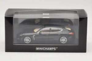 Porsche Panamera 970 Turbo Sort Metallic Minichamps 1:43 400068271 Metal — billede 4 af 4