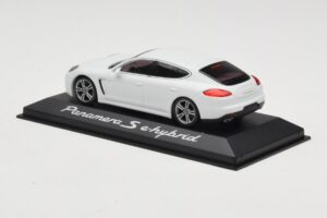 Porsche Panamera 970 S e-Hybrid Hvid Minichamps 1:43 WAP0207200E Metal — billede 3 af 3