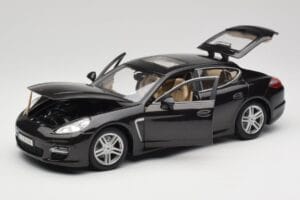 Porsche Panamera Turbo 970 Sort Maisto 1:18 36197 Metal — billede 2 af 8