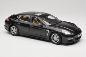 Porsche Panamera Turbo 970 Sort Maisto 1:18 36197 Metal — billede 6 af 8