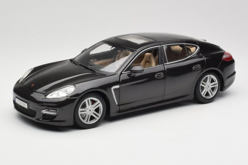 Porsche Panamera Turbo 970 Sort Maisto 1:18 36197 Metal