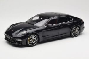 Porsche Panamera 971 Turbo S Blå Metallic Minichamps 1:18 113061075 Metal