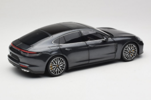 Porsche Panamera 971 Turbo S Grey Metallic Minichamps 1:18 113061073 Metal — billede 3 af 8