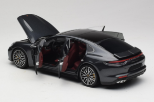 Porsche Panamera 971 Turbo S Grey Metallic Minichamps 1:18 113061073 Metal — billede 5 af 8