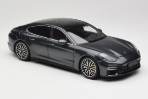 Porsche Panamera 971 Turbo S Grey Metallic Minichamps 1:18 113061073 Metal — billede 6 af 8
