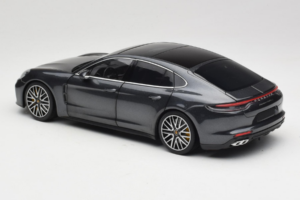 Porsche Panamera 971 Turbo S Grey Metallic Minichamps 1:18 113061073 Metal — billede 7 af 8