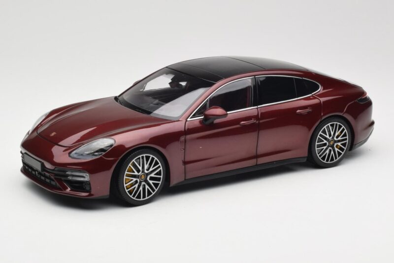 Porsche Panamera 971 Turbo S Rød Metallic Minichamps 1:18 113061077 Metal