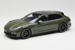 Porsche Panamera Turbo S 971 Sport Turismo Grøn GT Spirit 1:18 GT447 Resin