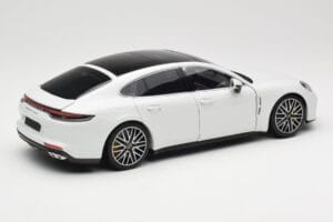 Porsche Panamera 971 Turbo S Hvid Metallic Minichamps 1:18 113061074 Metal — billede 3 af 8