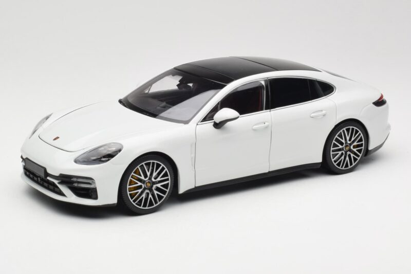 Porsche Panamera 971 Turbo S Hvid Metallic Minichamps 1:18 113061074 Metal