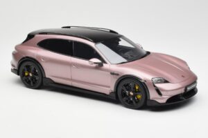Porsche Taycan Turbo S Cross Turismo Metallic Lyserød GT Spirit 1:18 GT440 Resin — billede 4 af 6