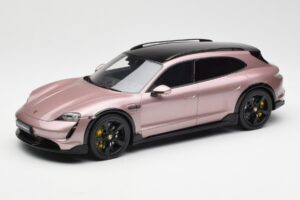 Porsche Taycan Turbo S Cross Turismo Metallic Lyserød GT Spirit 1:18 GT440 Resin