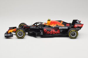 Red Bull Racing Honda RB16B #11 S. Perez Mexican GP 2021 Minichamps 1:18 110211911 Metal — billede 3 af 6