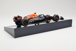 Red Bull Racing RB18 #1 M. Verstappen Winner Austin GP 2022 Minichamps 1:18 113222901 Metal — billede 3 af 6