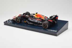 Red Bull Racing RB18 #1 M. Verstappen Winner Austin GP 2022 Minichamps 1:18 113222901 Metal — billede 5 af 6