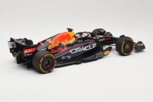 Red Bull Racing RB18 #1 M. Verstappen Winner Miami GP 2022 Minichamps 1:18 110220501 Metal — billede 2 af 6