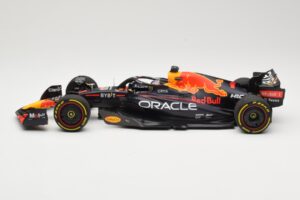 Red Bull Racing RB18 #1 M. Verstappen Winner Miami GP 2022 Minichamps 1:18 110220501 Metal — billede 3 af 6