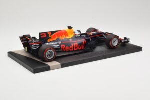 Red Bull Racing Tag Heuer RB13 #3 D. Ricciardo 3rd Place Malaysian GP 2017 Minichamps 1:18 117171503 Metal — billede 3 af 6