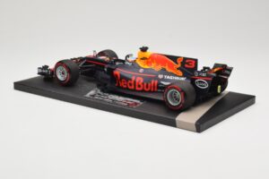 Red Bull Racing Tag Heuer RB13 #3 D. Ricciardo 3rd Place Malaysian GP 2017 Minichamps 1:18 117171503 Metal — billede 5 af 6