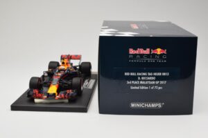 Red Bull Racing Tag Heuer RB13 #3 D. Ricciardo 3rd Place Malaysian GP 2017 Minichamps 1:18 117171503 Metal — billede 6 af 6