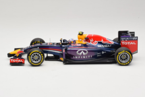 Red Bull RB10 Renault #3 D. Ricciardo Infiniti Red Bull Racing Showcar 2014 Minichamps 1:18 110140003 Metal — billede 3 af 6