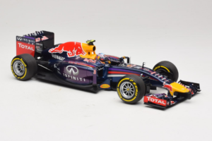 Red Bull RB10 Renault #3 D. Ricciardo Infiniti Red Bull Racing Showcar 2014 Minichamps 1:18 110140003 Metal — billede 4 af 6