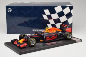 Red Bull RB12 Tag Heuer #26 D. Kvyat Red Bull Racing Showcar 2016 Minichamps 1:18 117160026 Resin — billede 7 af 7