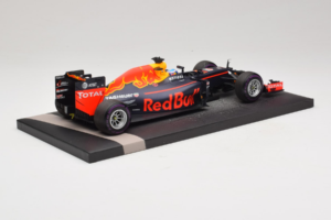 Red Bull RB12 Tag Heuer #3 D. Ricciardo Red Bull Racing 1st Pole Monaco Grand Prix 2016 Minichamps 1:18 117160103 Resin — billede 3 af 7