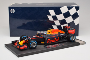 Red Bull RB12 Tag Heuer #3 D. Ricciardo Red Bull Racing Brazilian Grand Prix 2016 Minichamps 1:18 117161203 Resin — billede 6 af 6