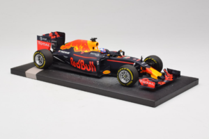 Red Bull RB12 Tag Heuer #3 D. Ricciardo Red Bull Racing Showcar 2016 Minichamps 1:18 117160003 Resin — billede 4 af 7