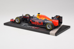 Red Bull RB12 Tag Heuer #3 D. Ricciardo Red Bull Racing Showcar 2016 Minichamps 1:18 117160003 Resin — billede 5 af 7