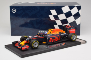 Red Bull RB12 Tag Heuer #3 D. Ricciardo Red Bull Racing Showcar 2016 Minichamps 1:18 117160003 Resin — billede 7 af 7