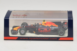 Red Bull RB13 Tag Heuer #33 M. Verstappen 3rd Chinese Grand Prix 2017 Spark 1:43 S5037 Resin — billede 4 af 4