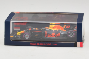 Red Bull RB13 Tag Heuer #33 M. Verstappen Belgian Grand Prix 2017 Spark 1:43 AM33SP8 Resin — billede 4 af 4
