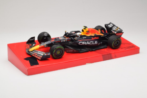 Red Bull RB18 #1 M. Verstappen Oracle Red Bull Racing Japanese Grand Prix Winner World Champion 2022 Minichamps 1:18 11322280 — billede 2 af 7